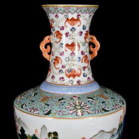 清乾隆粉彩山水亭台楼阁纹双耳瓶，25.5×17厘米