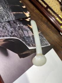 清代和田玉如意,如意头尺寸30*25毫米，长12.5厘米，除有一条玉膈外，其余全品，喜欢的[勾引][勾引][勾引]