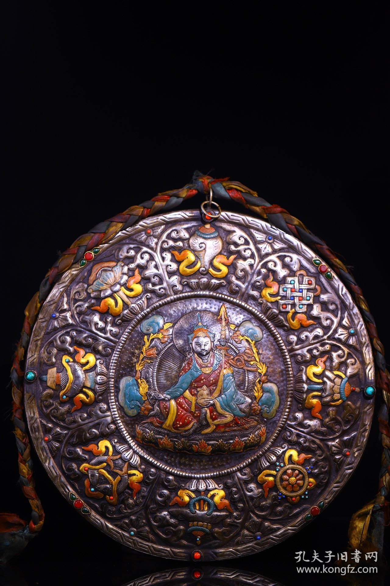 天铁纯手工敲打，錾刻，描彩唐卡，高41宽36.重约1500克…………