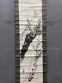 如洋，清末民国时期老画，《墨梅图》画梅贵老不贵嫩，贵疏不贵密，很有古韵的文人画。