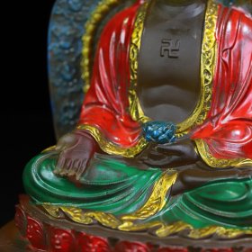 琉璃佛像，释迦牟尼佛像一尊，长13厘米宽10厘米高20.6厘米，重2460克