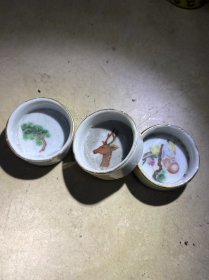 六七十年代粉彩花卉纹蟋蟀水池蟋蟀水缸蟋蟀水盂3个全品