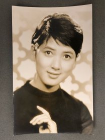 石田良子（日本著名女演员）早期老照片