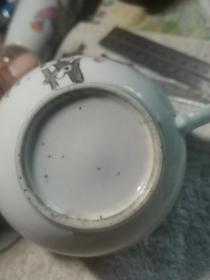 粉彩参壶一把！