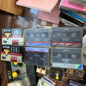 cd 磁带 品相如图，按图发货，6盘磁带录像带合售，有两个全新未拆封