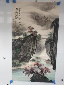 辽宁著名画家 赵雅清（蕴鸿）国画山水 旧托 品相稍差 尺寸86x47
现为国家一级美术师，辽宁美协会员，中华诗词学会会员，中国画艺术创作院画家，当代美术研究院秘书长等