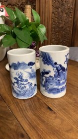 【铁牍精舍】【瓷器佳品】【青花瓷】【文房用品】道光青花笔筒两个，保真包老，小的全品，大的如图9有一条冲线，大的高12.4cm，小的高11.8cm