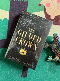 *推荐收藏*「作者签名限量编号版」The Gilded Crown 金皇冠 (暂译名) 书口彩绘 限量编号2000册 编号688 一版一印 英国原版 精装