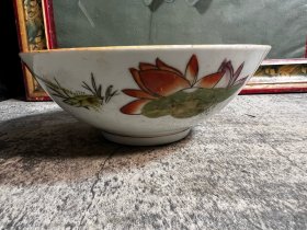 70年代，手绘荷花大碗。