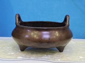 古玩收藏   古董  铜器  铜香炉  大铜炉
​尺寸  长宽高:21/21/12.5厘米   重量:8斤左右