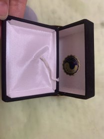 【海外回流  vintage中古】回流中古首饰盒   有年份  很实用  细节可见，仔细看好图片，尺寸如图，有瑕疵哦，介意勿拍，谨慎下单！出售不退！偏远地区邮费联系客服另算！