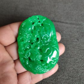 翡翠连年有余挂件.
