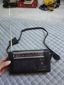红灯收音机