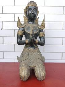 泰佛铜像