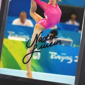 群星闪耀丨松风书屋藏 明星亲笔签名照片：安娜斯塔西娅·柳金