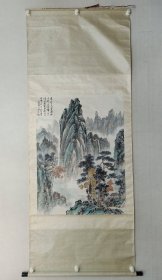 保真书画，嘉兴画院特聘画师，朱屏山水画93×69cm，原装裱立轴，自然黄斑。朱屏老师被誉为“海宁潮乡画潮第一人”