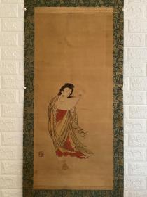 桥本雅邦 （收藏级作品文殊菩萨）
（1835～1908）明治时期的日本画家。生于江户。1847年从狩野雅信学画。画风稳健，固守传统。1854任胜川私塾塾长。1882、1884年两度在绘画展获奖而成名。受费农罗萨、1887年东京美术学校成立后出任教授。后参与创立日本美术院，并成为核心人物之一。门生中有横山大观、菱田春草等人。他与同门的狩野芳崖一起是日本画的“近世”和“近代”过渡位置的画家。