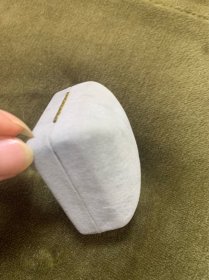【海外回流  vintage中古】回流中古首饰盒  小年份  很实用  细节可见，内里带金或银色字迹   仔细看好图片，尺寸如图，有瑕疵，介意勿拍，谨慎下单！出售不退！偏远地区邮费联系客服另算！
