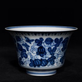 雍正青花瓜蝶纹杯，高6.5cm直径10.2cm