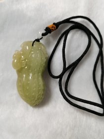 和田玉富甲天下多子多福挂件吊坠 ，雕刻甲虫花生寓意吉祥美好雕工精美玉质莹润看好下单