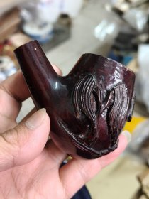 高浮雕木烟斗，有使用痕迹，有点小纹见图