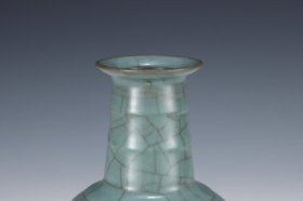 C293---旧藏宋官窑弦纹瓶