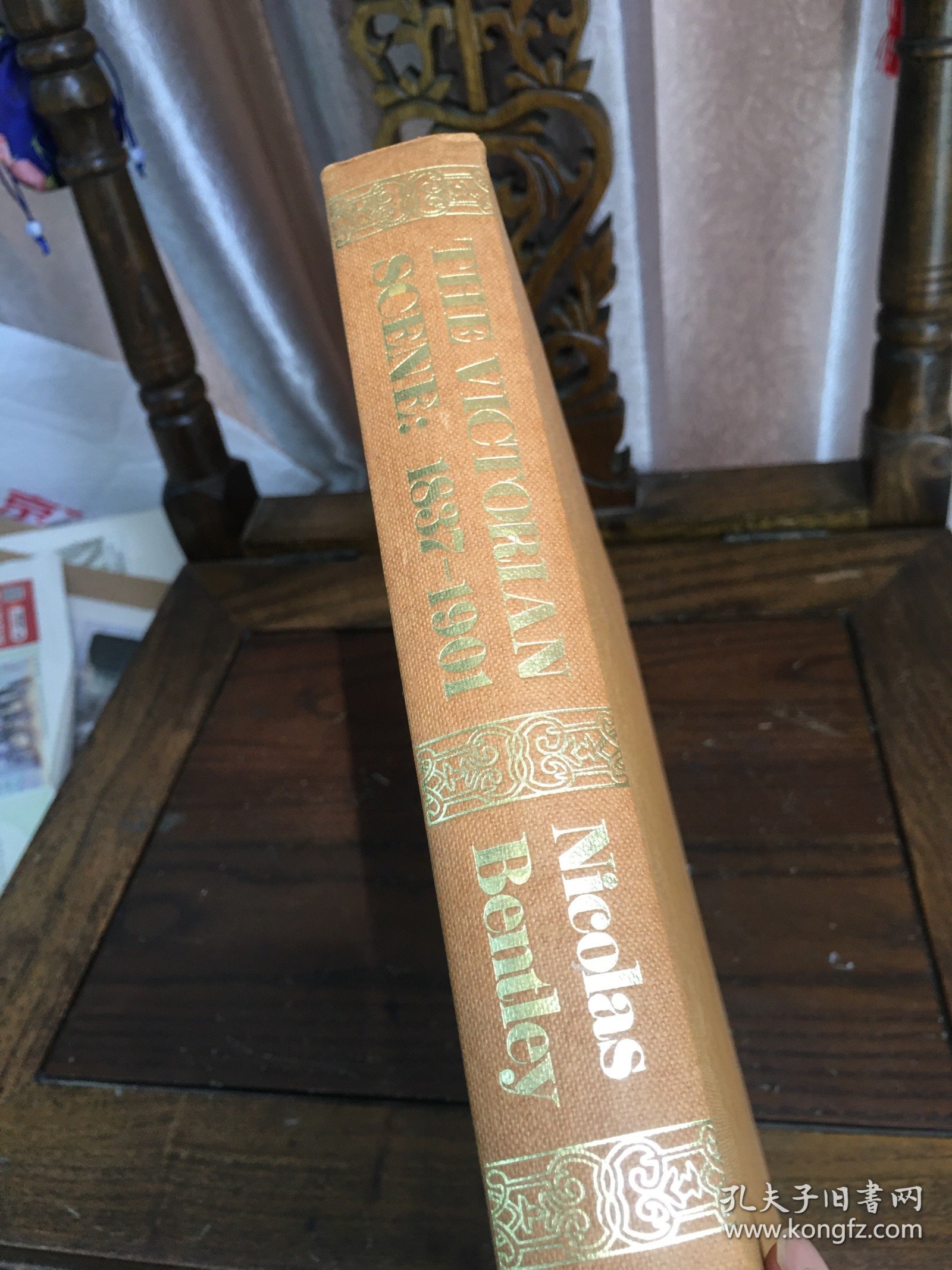 尼古拉斯·本特利《维多利亚时代场景：1837 - 1901年》 the Victorian Scene: 1837 - 1901