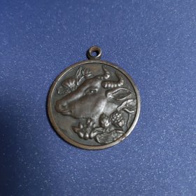 1985年香港上海汇丰银行乙丑纪念章(铜) 牛年生肖章