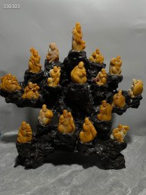 珍品旧藏． 精品寿山石田黄石十八罗汉摆件。 石质温润细腻，雕刻精美