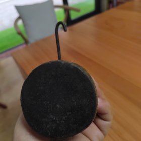 大几十年的北方民俗用品：纺麻绳用的木质拨椤锤