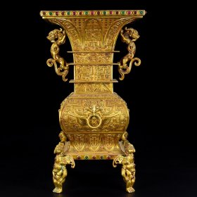 珍藏旧藏汉代四兽尊，铜鎏真金浮雕精工瓶，器型周正，造型别致，高:35厘米，宽:19厘米。重4580克，