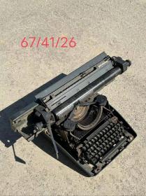 进口打字机一台，尺寸品相如图