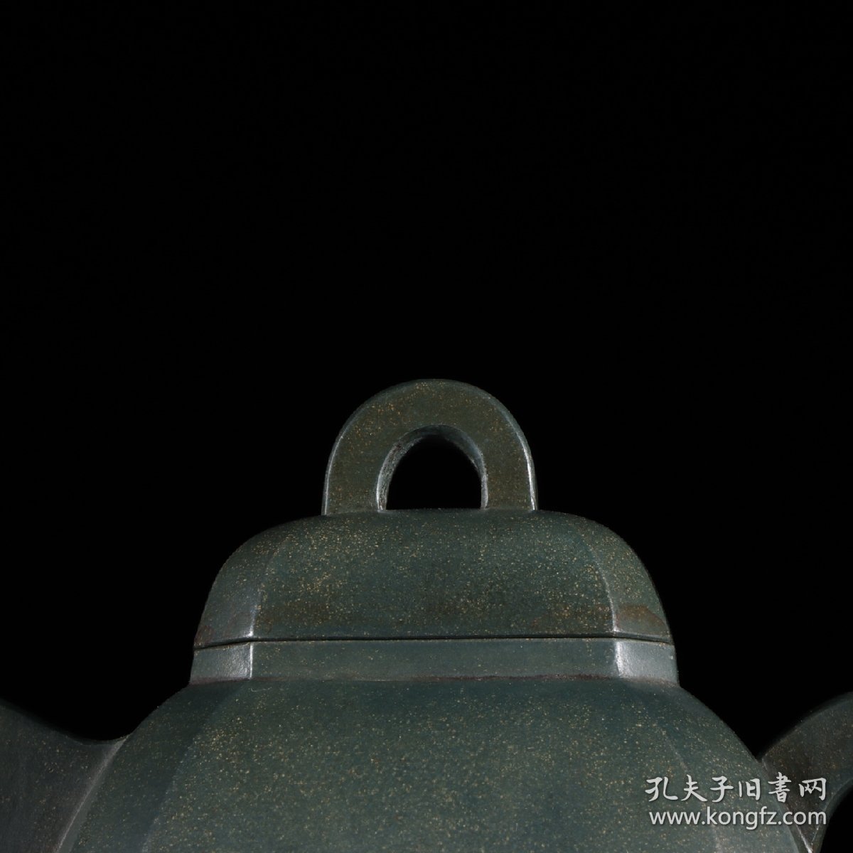 点击查看原图 四方平角紫砂壶款识:李昌鸿 当代名家高 12×14.8cm