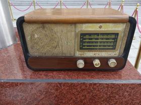 老式上海牌收音机