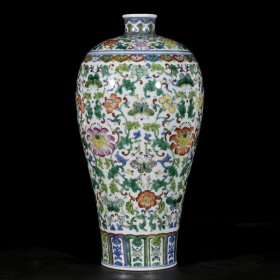 清雍正斗彩花卉纹梅瓶一对；33x16厘米