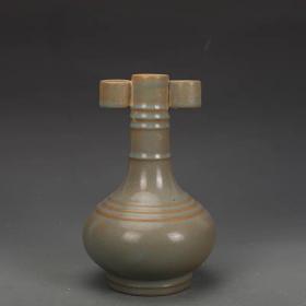 汝窑青釉贯耳瓶