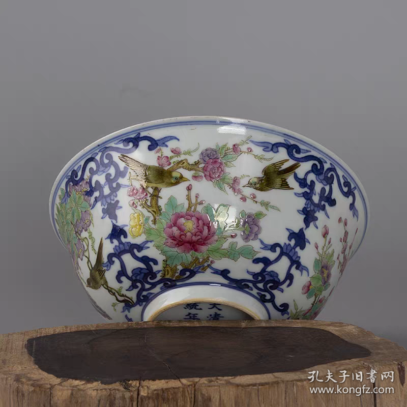 清青花斗彩四面开窗花鸟纹碗