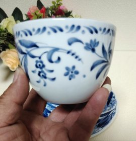 日本瓷器 keito 咖啡杯。青花郁金香咖啡杯。 这款青花郁金香非常少见，实物更美。杯子口径9厘米，高6厘米，碟直径15.5厘米。