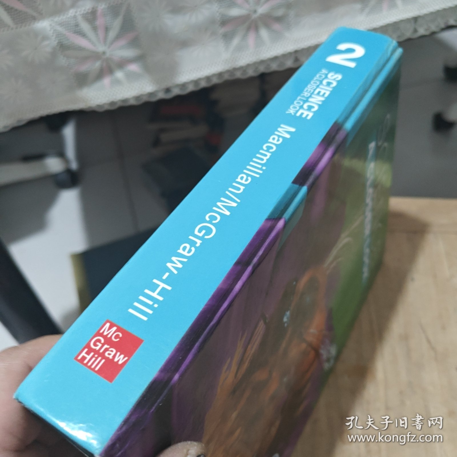 SCIENCE A CLOSER LOOK（精装厚册）