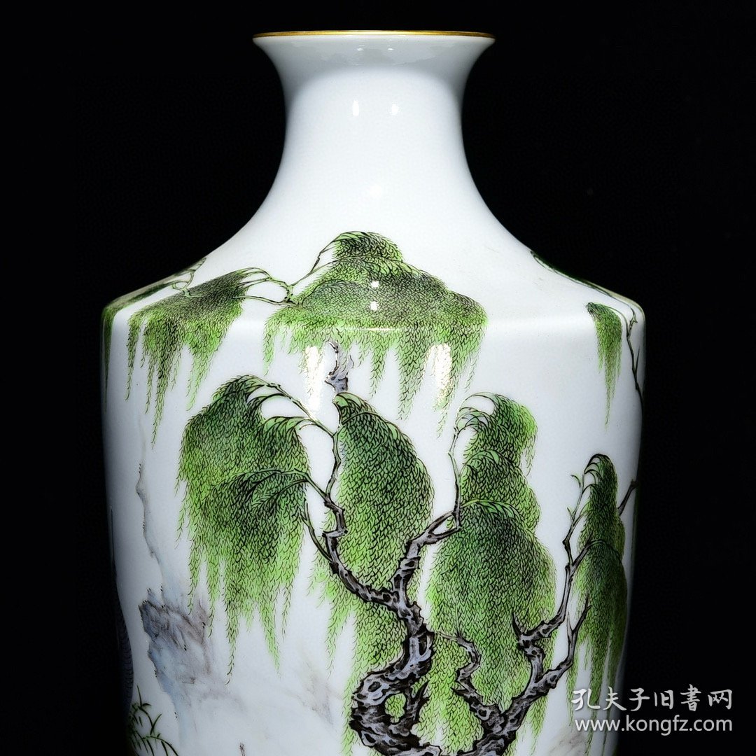 清雍正粉彩鱼家乐纹梅瓶尺寸38*16厘米