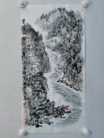 保真书画，陕西名家，赵振川山水画一幅，尺寸：68*34赵振川， 国家一级美术师，中国美术家协会理事、中国美术家协会国画艺委会委员，黄胄美术基金会常务理事、陕西省第四届文联副主席、陕西省美术家协会名誉主席、陕西长安画派艺术研究院院长、陕西省政协委员。