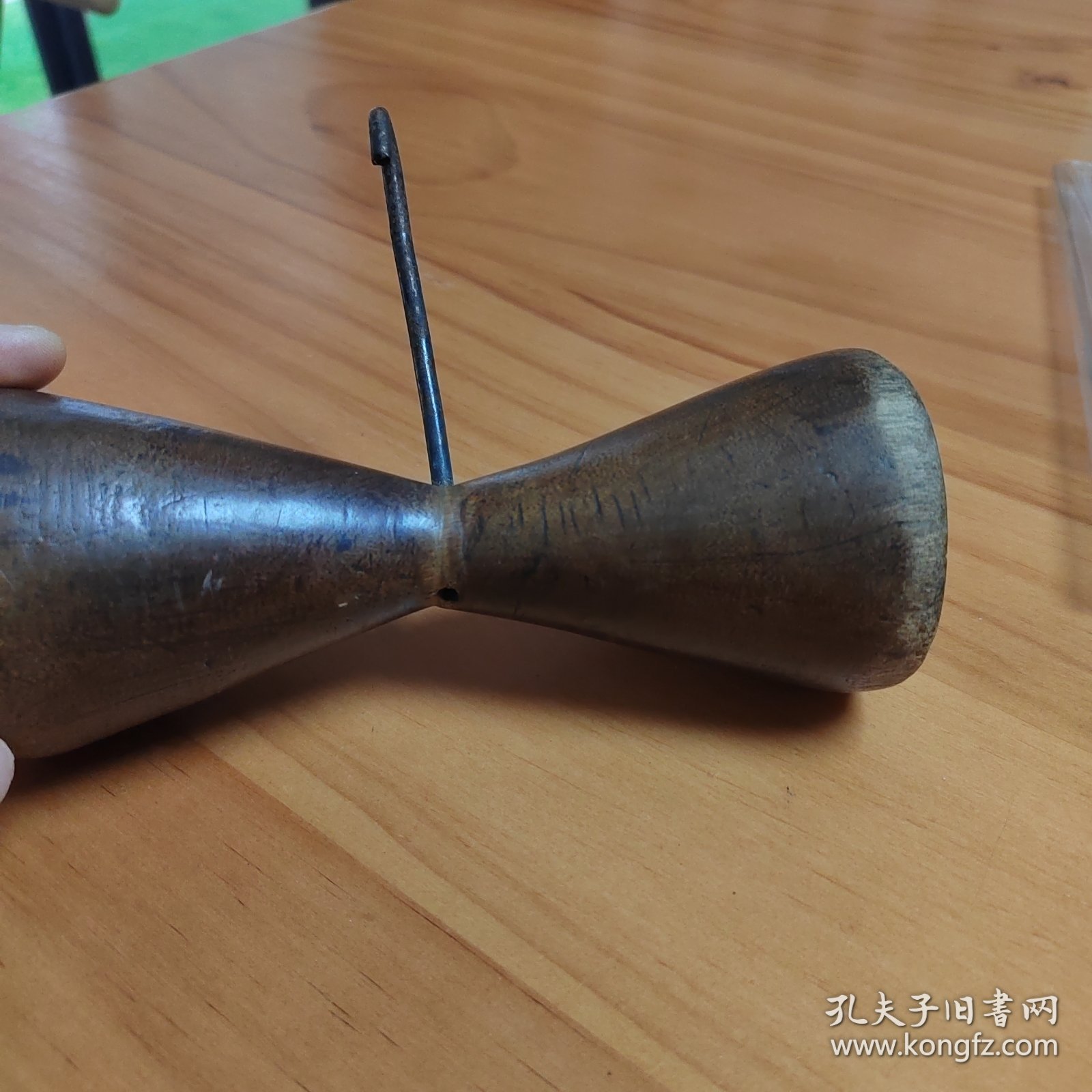 大几十年的北方民俗用品：纺麻绳用的木质拨椤锤