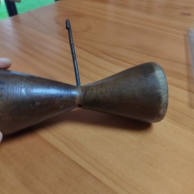 大几十年的北方民俗用品：纺麻绳用的木质拨椤锤
