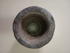老青石臼 高10外径45内径10.5 内槽深8 没有锤子
