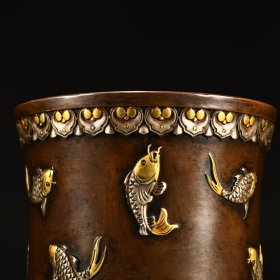 铜鎏金年年有鱼笔筒