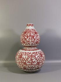 大清乾隆年制釉里红福寿葫芦瓶