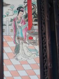 昭君出塞，贵妃醉酒，西施浣纱 貂蝉拜月，古代四大美女瓷板画，年代未知，保真瓷不包年代。纯手绘，非印刷品。个头大，不包邮，运费到付，估计运费挺贵的。谨慎下单，售出不退。

纯实木框子，框子是老木工工艺，不是那些粗制滥造的东西，画工和框子工艺都很讲究