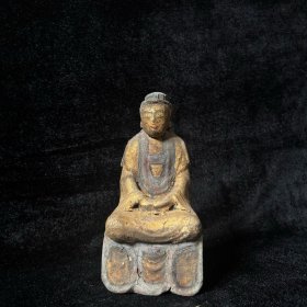 非常精美的鎏金木雕造像，品相出众！高20cm，厚8.5cm。卖出不退，适合佛像收藏爱好者。老物件，轻微旧痕无损伤，历史感厚重。感兴趣的朋友可以联系我哦～，介意者慎拍。