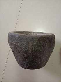 老青石臼 高10外径45内径10.5 内槽深8 没有锤子