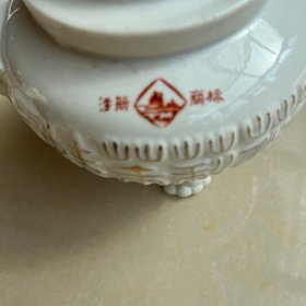 三足鼎立陶瓷茶罐（八十年代以前）